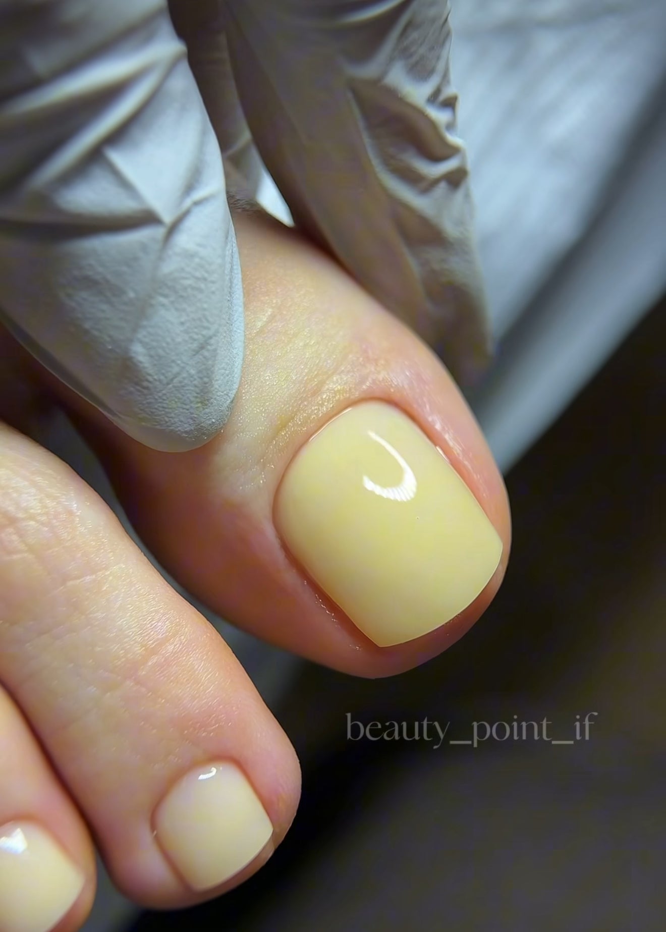 745 Light lemon