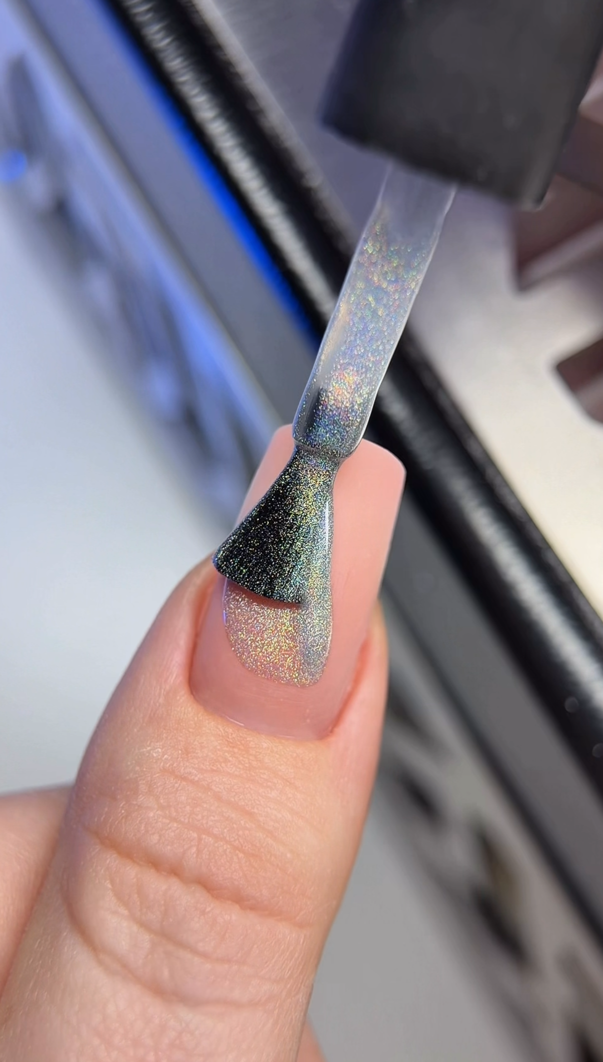 Holographic Cat Eye in process of